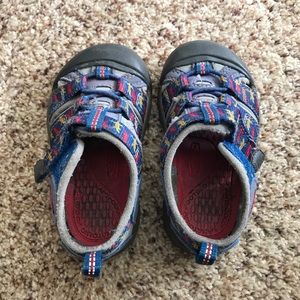 Keen toddler size 6 shoes